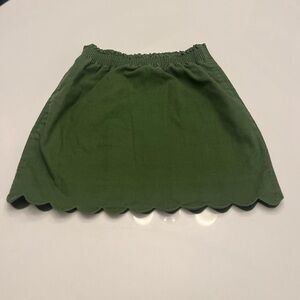 Very cute scalloped skirt - size 4
